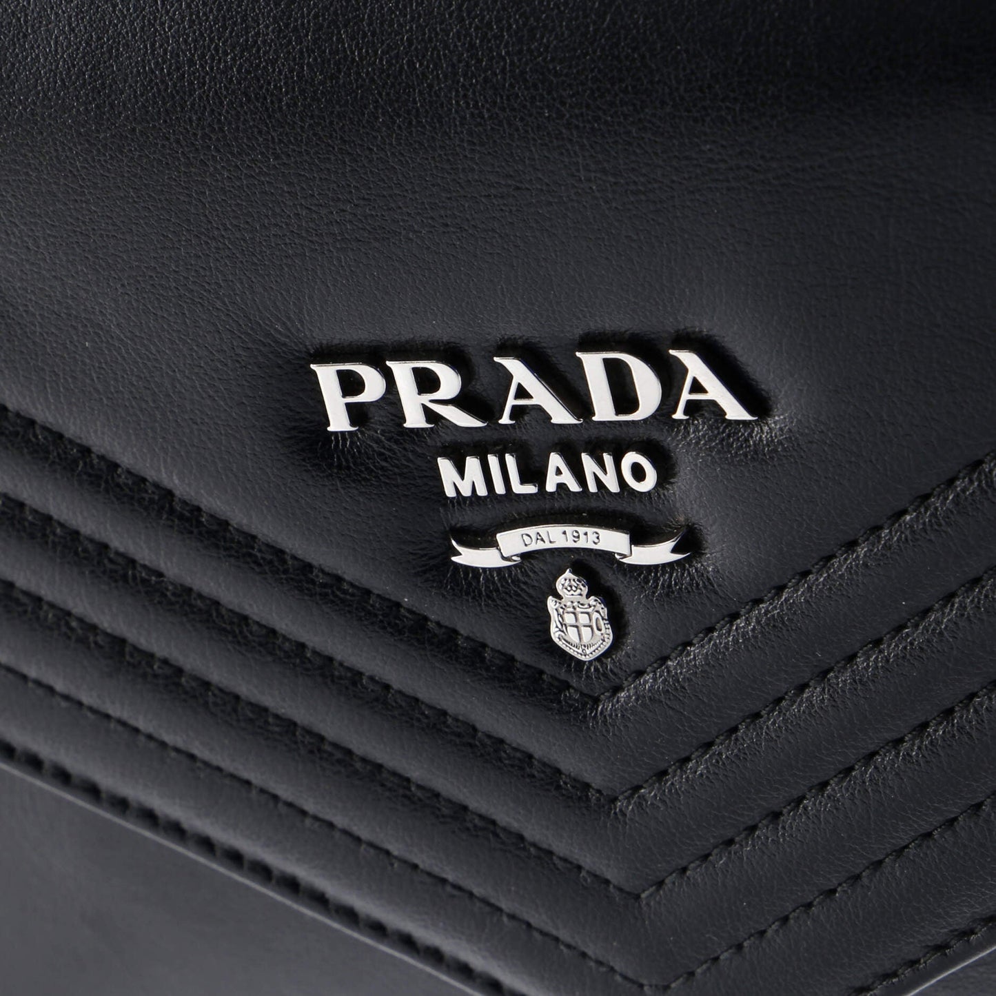 プラダ チェーンエンベロープフラップショルダーバッグ グレース ラックス ミディアム