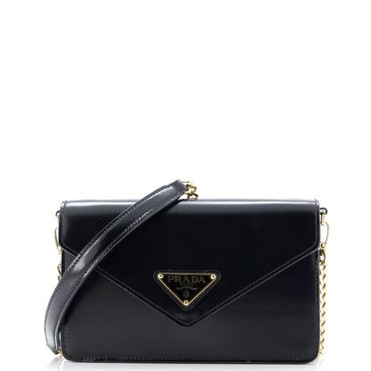 プラダ トライアングルロゴ エンベロープチェーン クロスボディバッグ レザー