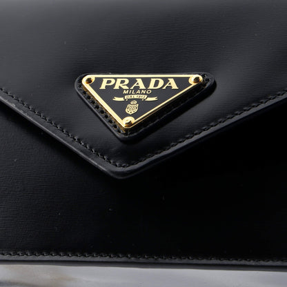 プラダ トライアングルロゴ エンベロープチェーン クロスボディバッグ レザー