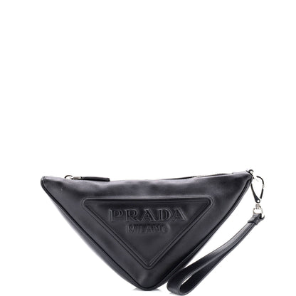 プラダ トライアングル ロゴ リストレット ポーチ エンボス レザー