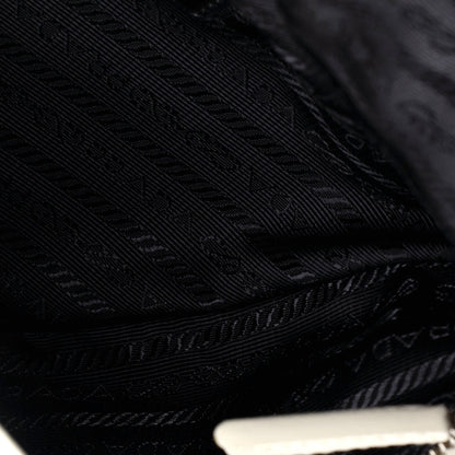 プラダ トライアングルロゴ ジップアラウンド ショルダーバッグ サフィアーノレザー