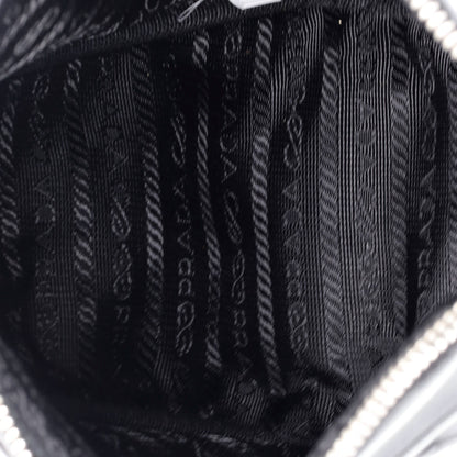 プラダ トライアングルロゴ ジップ クロスボディバッグ エンボスレザー ミニ