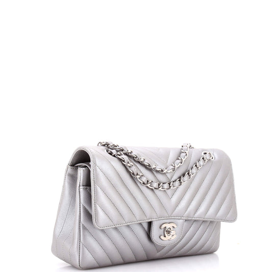 シャネル クラシック ダブルフラップバッグ シェブロン キャビア ミディアム