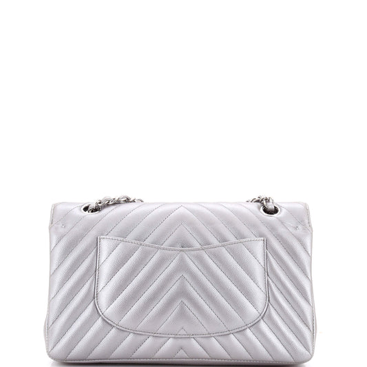 シャネル クラシック ダブルフラップバッグ シェブロン キャビア ミディアム