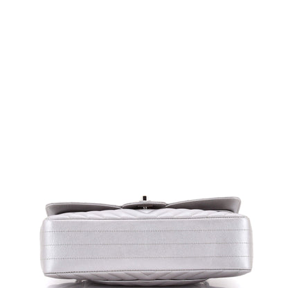 シャネル クラシック ダブルフラップバッグ シェブロン キャビア ミディアム