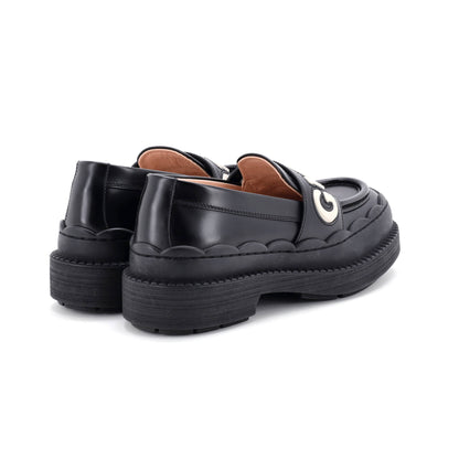 グッチ レディース オルネラロゴ ローファー レザー