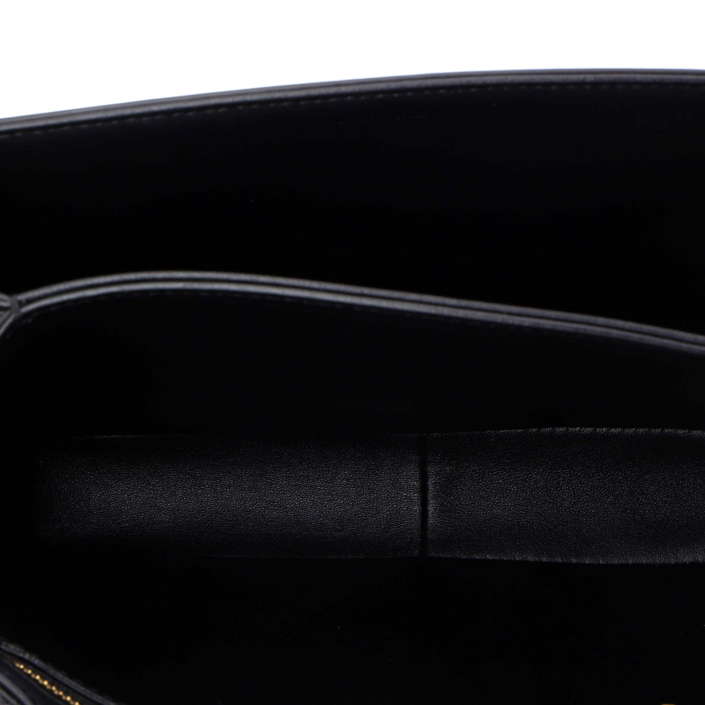 セリーヌ トリオンフショルダーバッグ スムースカーフスキン ミディアム