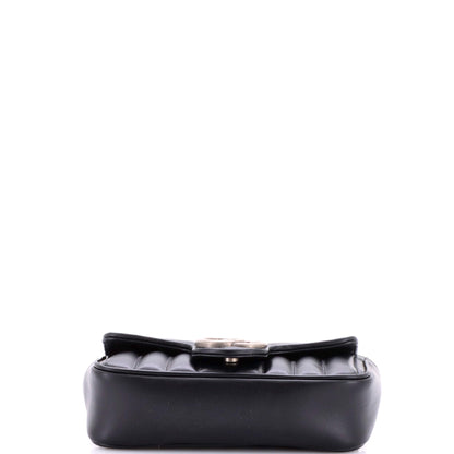 グッチ GGマーモント フラップバッグ ミックスマトラッセレザー スーパーミニ