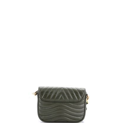 ルイ・ボタン ニューウェーブ マルチポシェット キルティングレザー