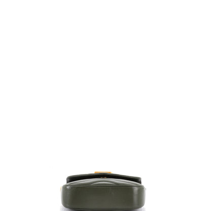 ルイ・ボタン ニューウェーブ マルチポシェット キルティングレザー