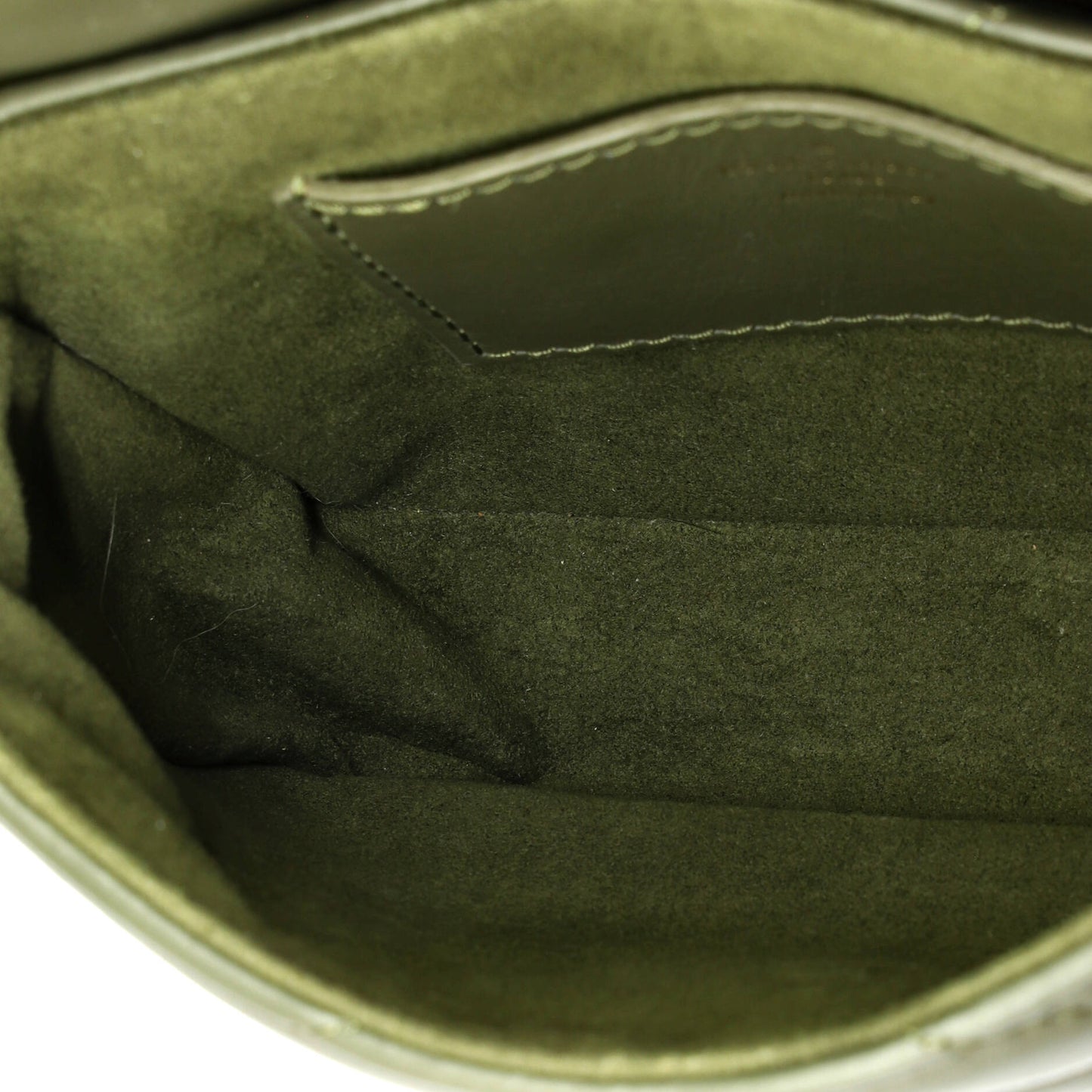 ルイ・ボタン ニューウェーブ マルチポシェット キルティングレザー