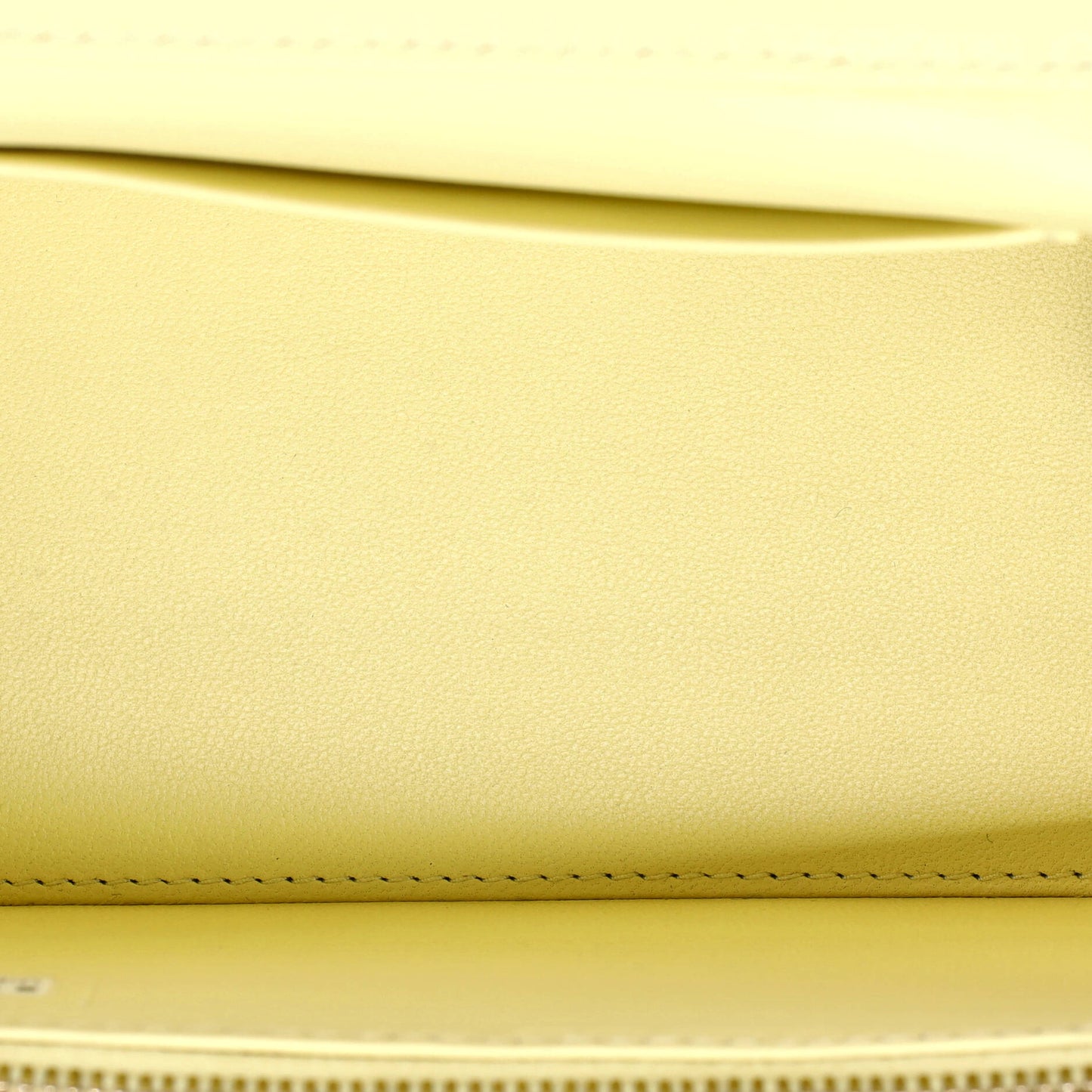 シャネル スウィート カメリア バニティケース チェーン付き キルティング ラムスキン スモール