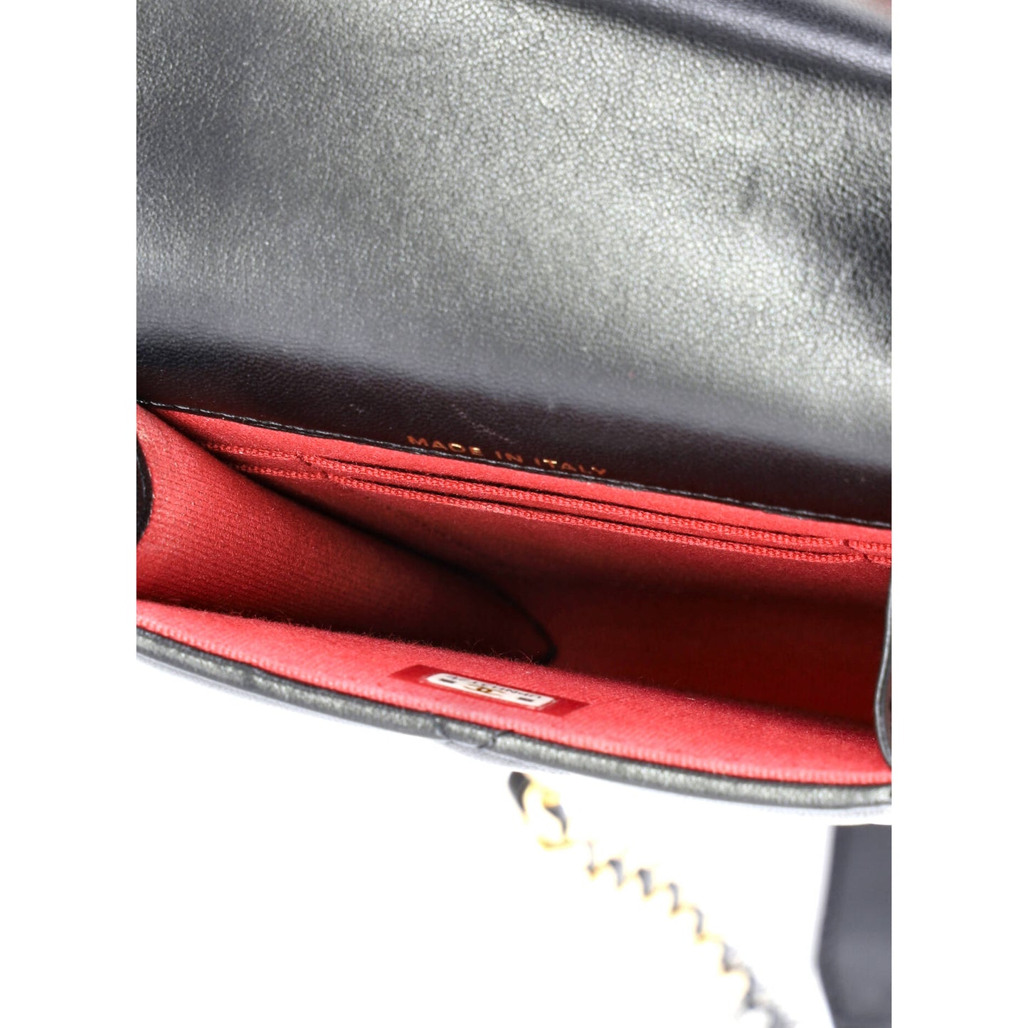 シャネル 19 縦型携帯電話ホルダー チェーン付き キルティング ラムスキン