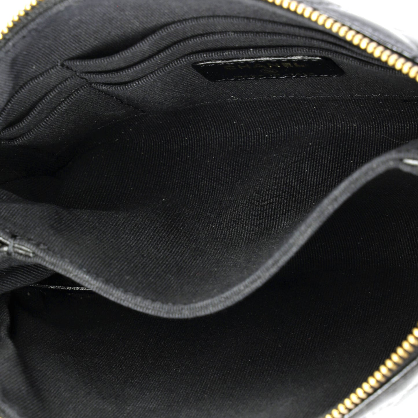 シャネル チェーン リストレット クラッチ シャイニー クランブル カーフスキン