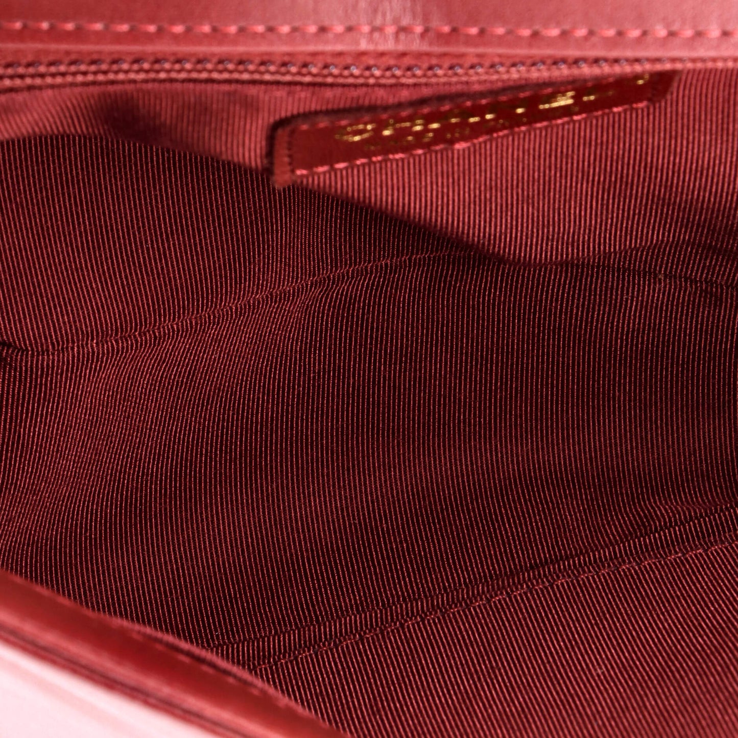 シャネル ボーイ フラップバッグ キルティング ラムスキン ニューミディアム