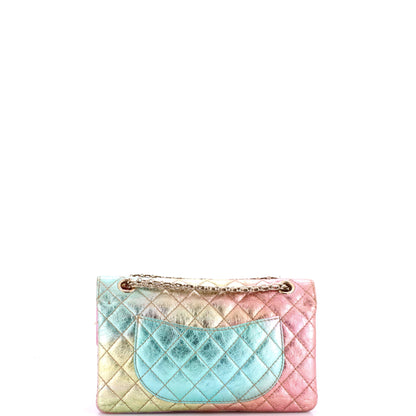 シャネル レインボー リイシュー 2.55 フラップバッグ キルティング マルチカラー メタリックゴートスキン 225