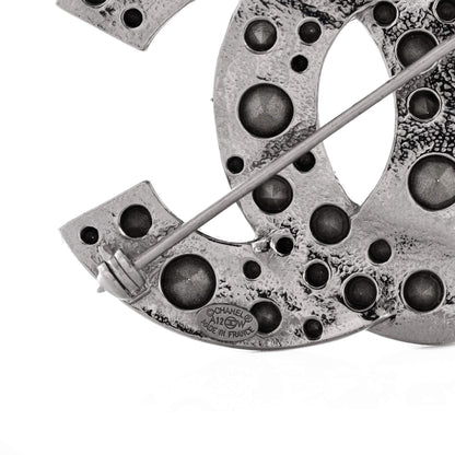 シャネル CC ブローチ メタルクリスタル付き