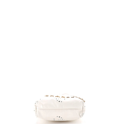 シャネル 22チェーン ホーボー CC アイレット エンブロイダリー カーフスキン ミニ