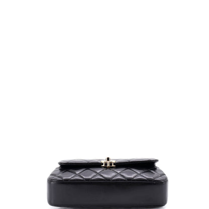 シャネル CC ターンロック フラップ フォンホルダー チェーン付き キルティング ラムスキン