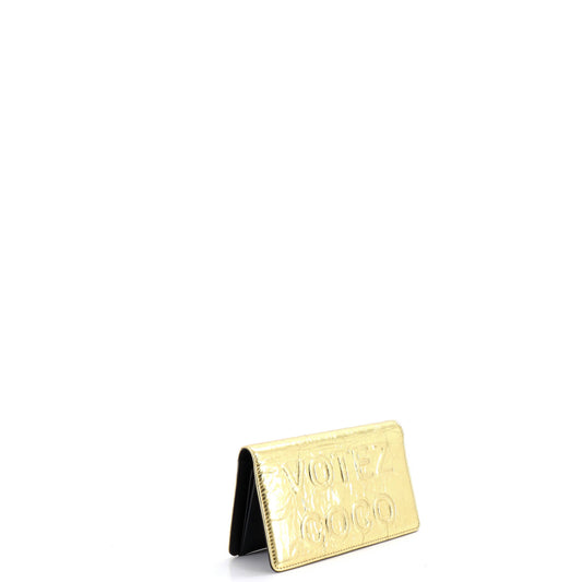 シャネル ヴォーテズ ココ 二つ折り財布 エンボスレザー