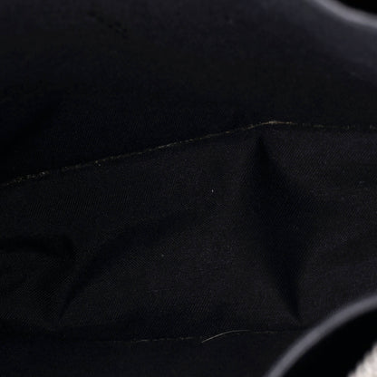 フェンディハンドル クラッチズッカ柄 エンボスレザー ミディアム