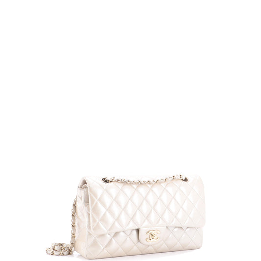 シャネル クラシック ダブルフラップバッグ キルティング メタリック ラムスキン ミディアム