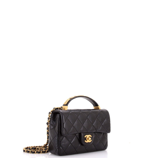 シャネル ココ CC プラーク トップハンドル フラップ バッグ キルティング ラムスキン ミニ