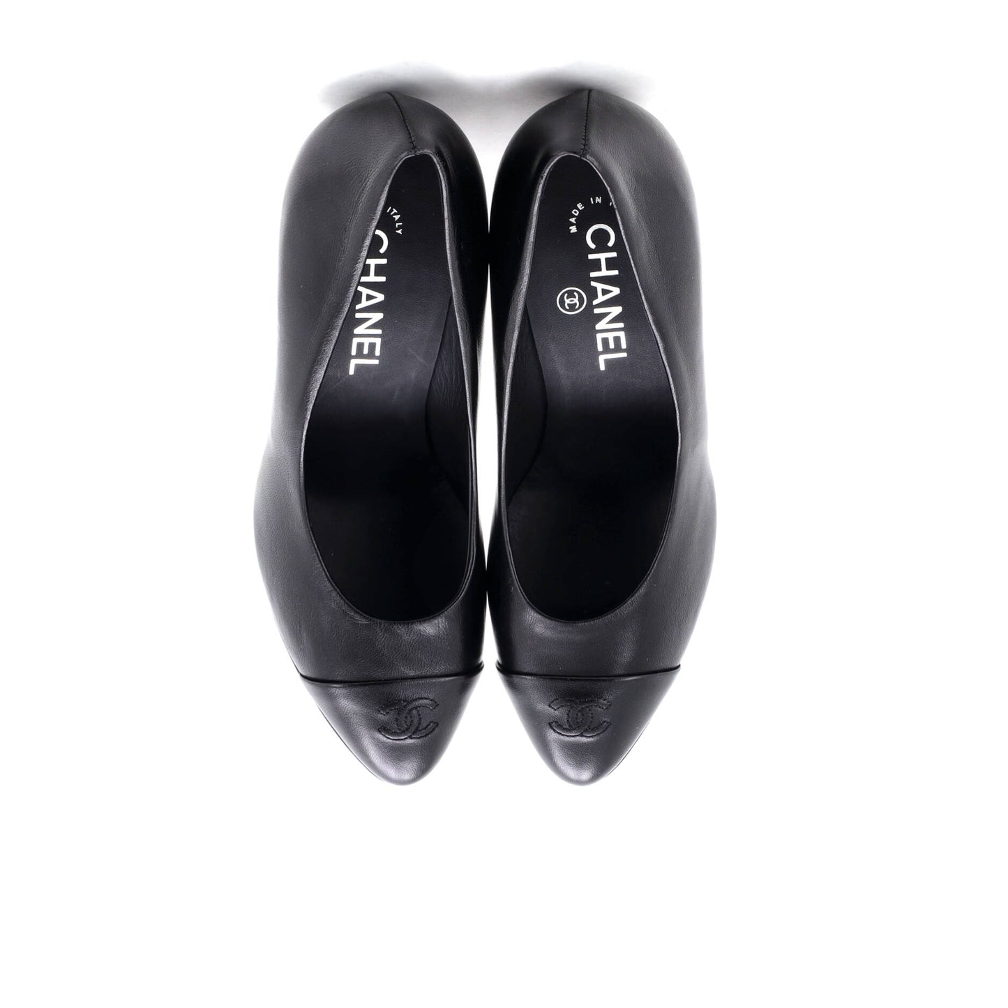 シャネル レディース CCキャップトゥ チェーンアラウンドパンプス レザー