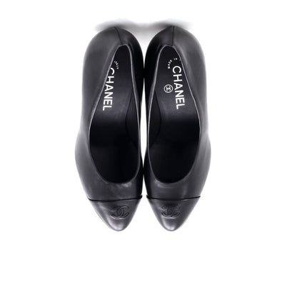 シャネル レディース CCキャップトゥ チェーンアラウンドパンプス レザー