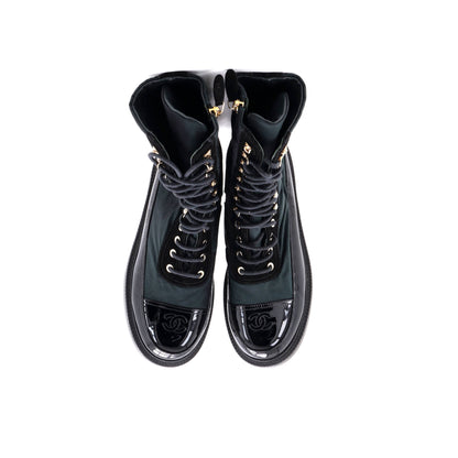 シャネル レディース CC キャップトゥ レースアップブーツ ナイロン スエード＆パテント