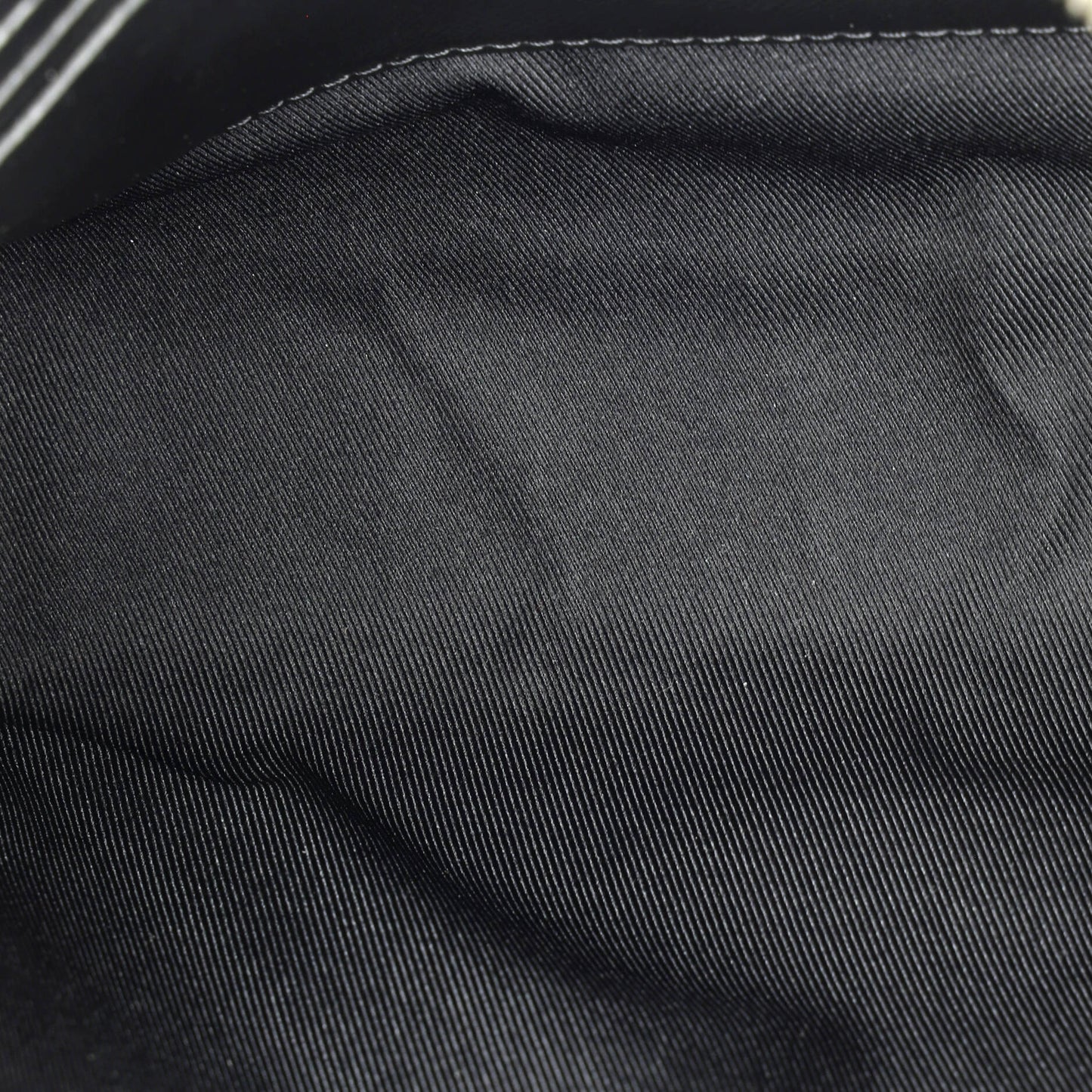 ルイ・モノグラム ポシェット ヴォワヤージュ リバースモノグラム エクリプス キャンバス MM