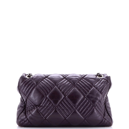 シャネル イン アンド アウト フラップバッグ キルティング ラムスキン マキシ