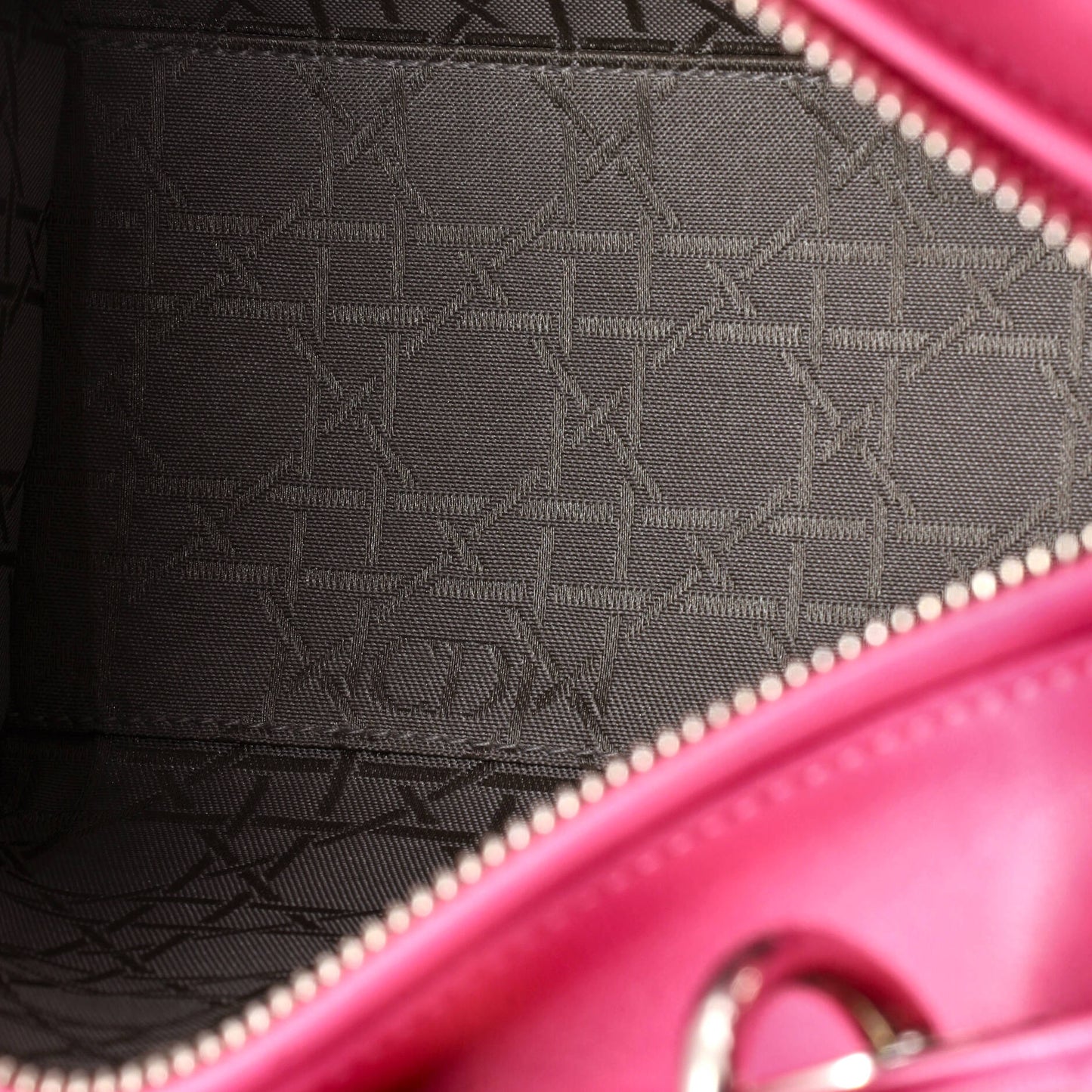 クリスチャン ディオール レディ ディオール バッグ カナージュ キルト ラムスキン ミディアム