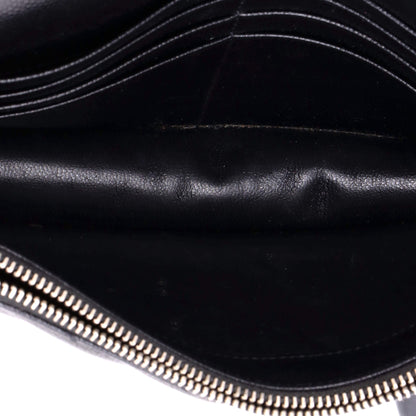 サンローラン クラシック モノグラム ウォレット オン チェーン マトラッセ シェブロン レザー スモール