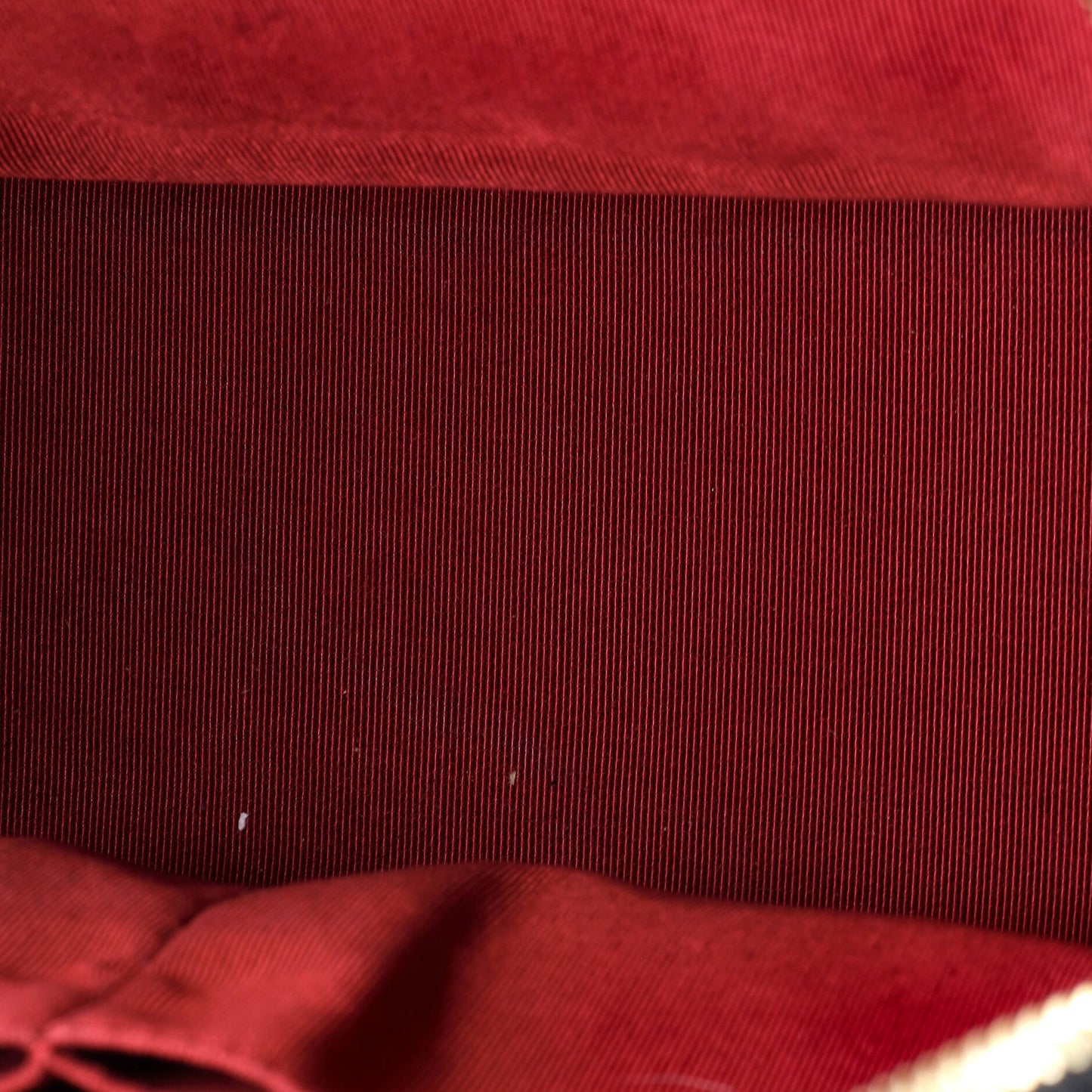 シャネル ガブリエル ホーボー シェブロン エイジドカーフスキン ミディアム