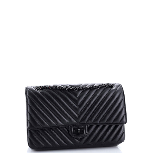 シャネル ソーブラック リイシュー 2.55 フラップバッグ シェブロン エイジドカーフスキン 226