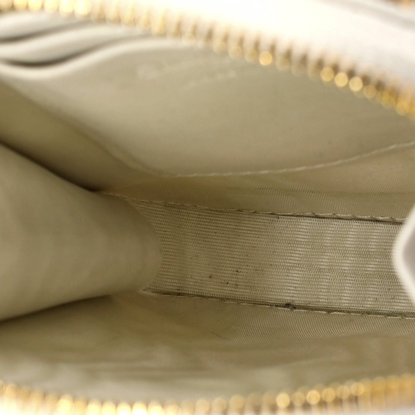 クリスチャン・ディオール レディ・ディオール チェーン付きフォンホルダー カナージュ キルト ラムスキン