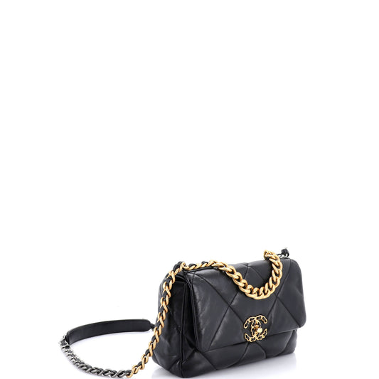 シャネル 19 フラップバッグ キルティングレザー ミディアム