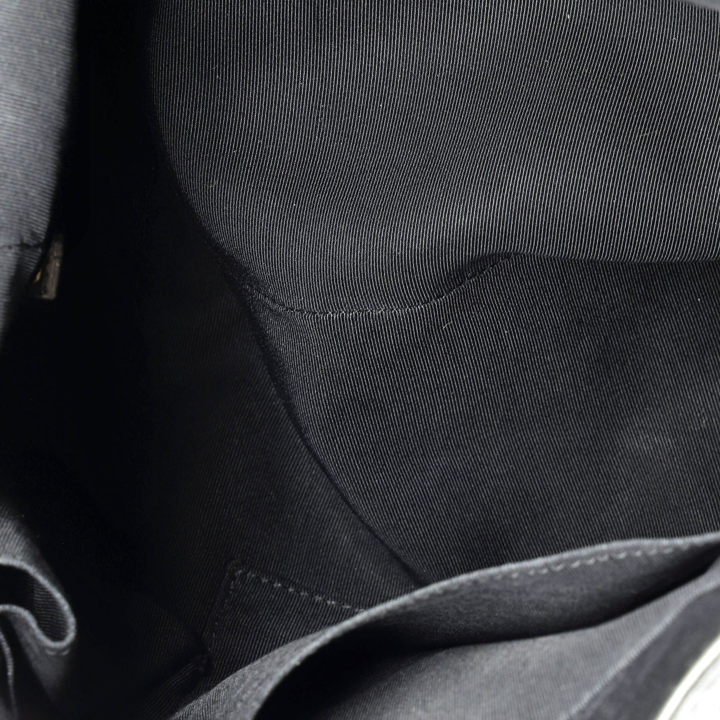 シャネル トリアノン メッセンジャーバッグ キルティングレザー ラージ