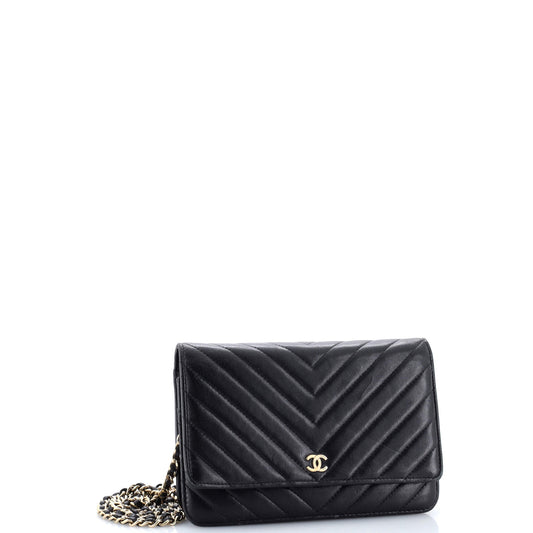 シャネル チェーンウォレット シェブロン ラムスキン