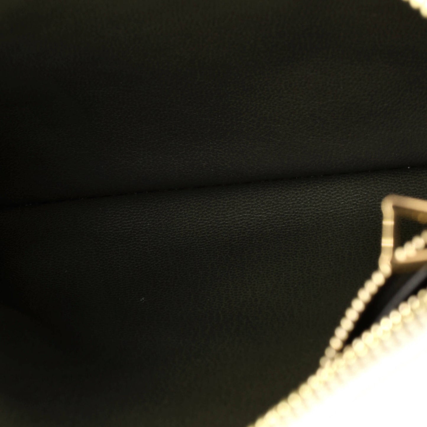 ルイ・ヴィトン クッションバッグ モノグラム エンボス加工 ラムスキン PM