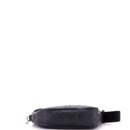 バーバリー シールド メッセンジャーバッグ レザー ミディアム