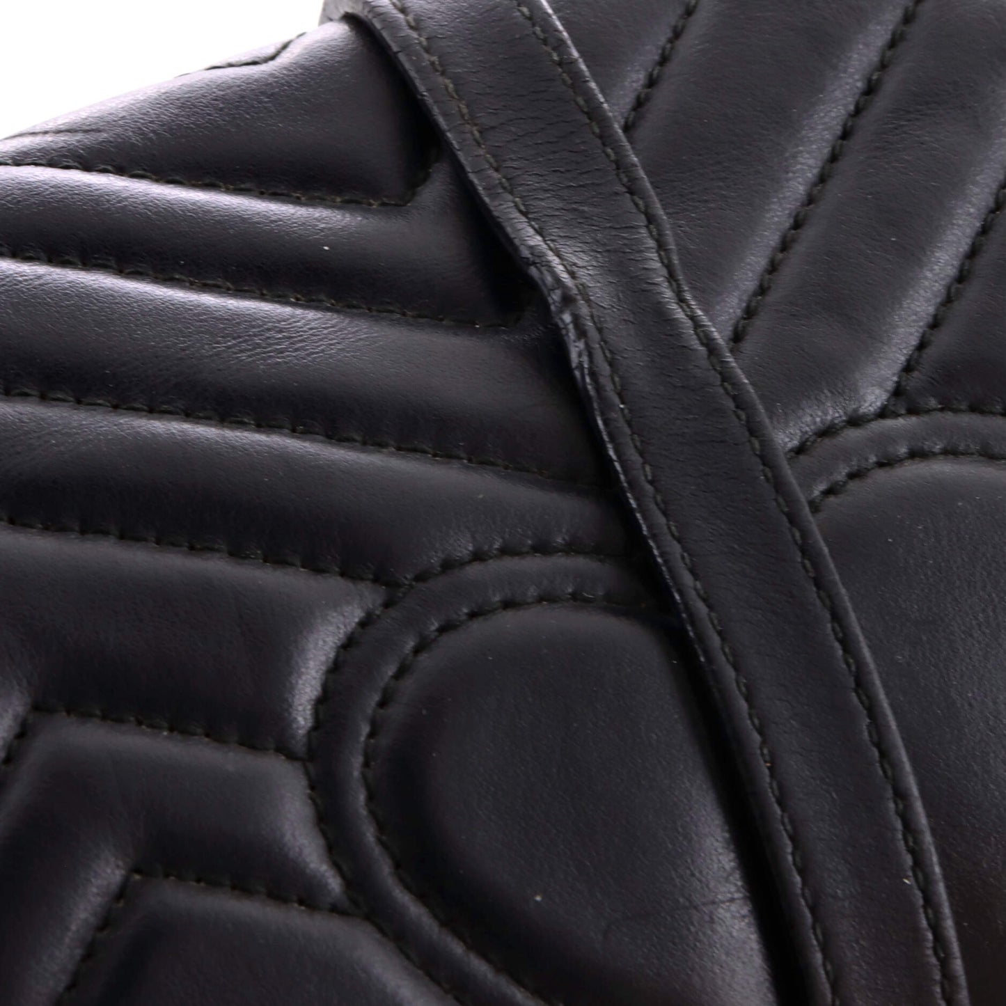 Gucci GG Marmont Medium Flap Bag in Matelasse Leather