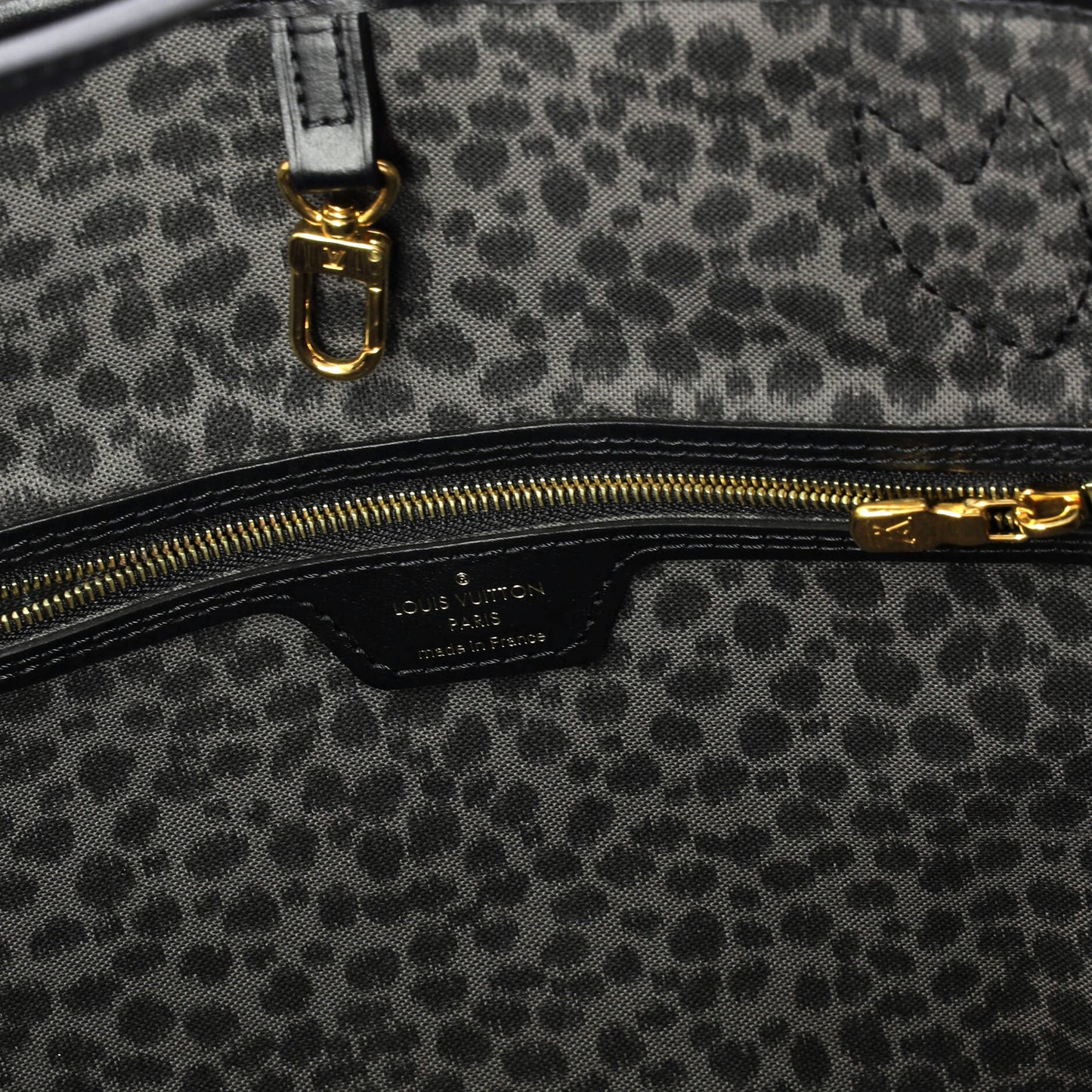 Louis Vuitton Neverfull NM Tote Bag Wild at Heart Monogram Giant MM