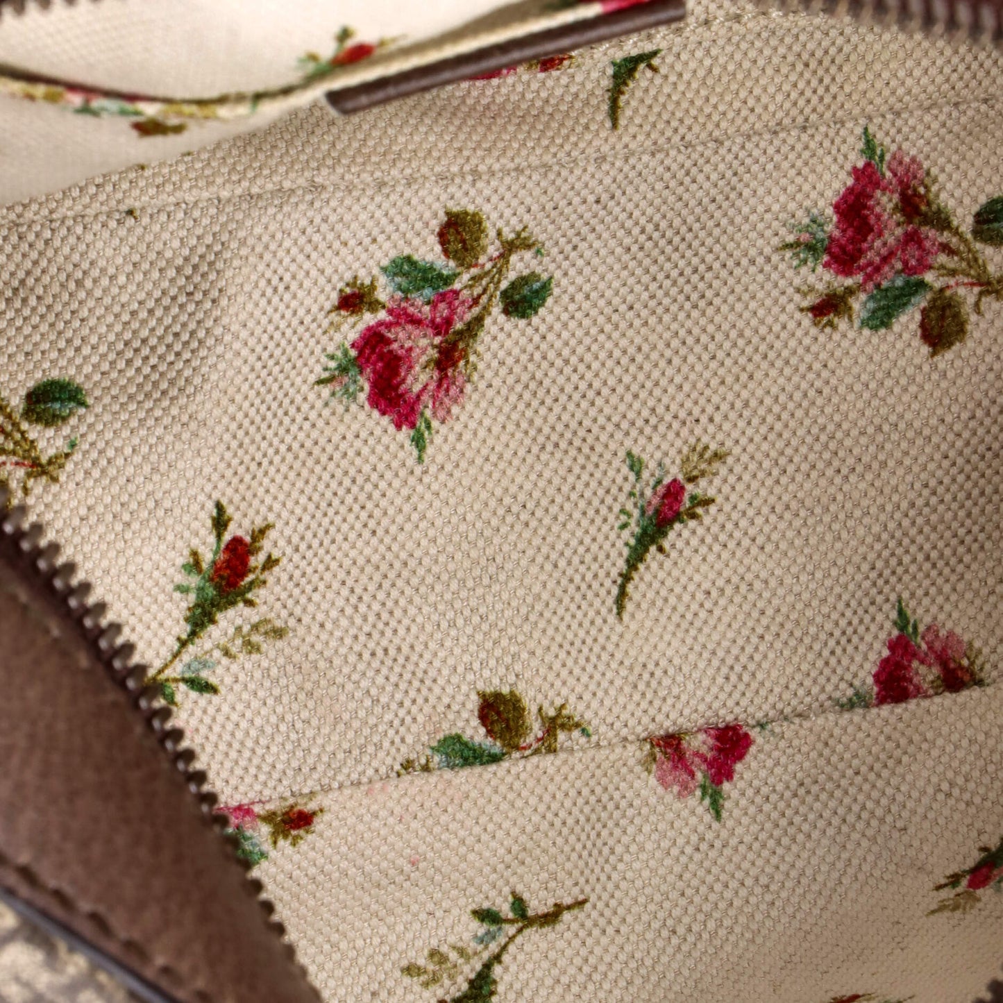 Gucci Neo Vintage Camera Messenger Bag in GG Coated Canvas