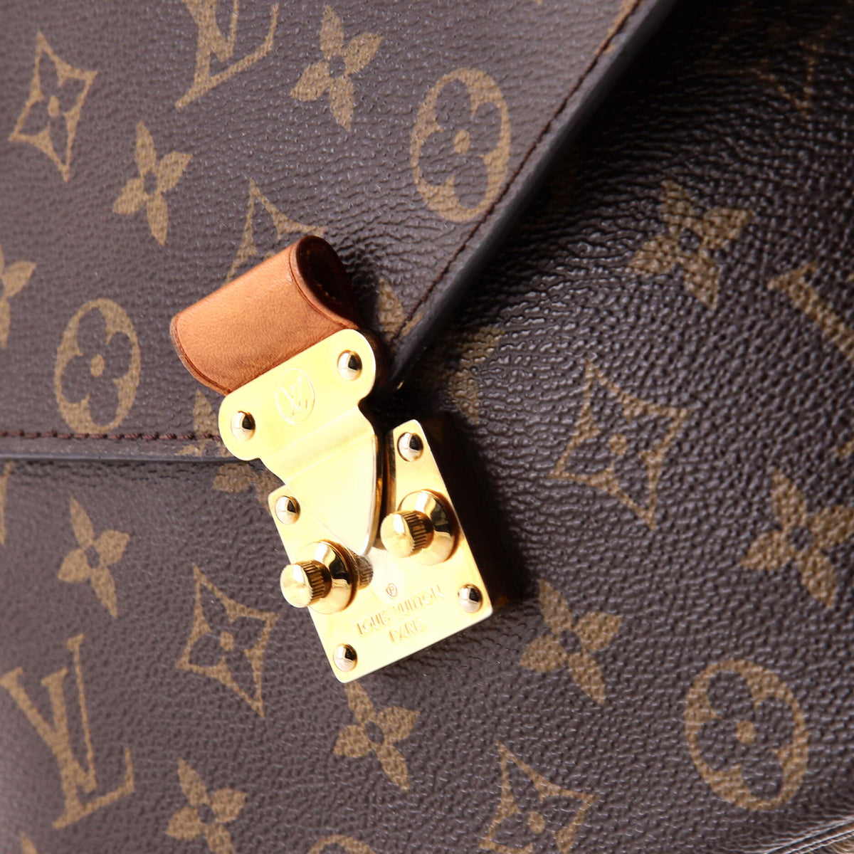 Louis Vuitton Pochette Metis Monogram Canvas