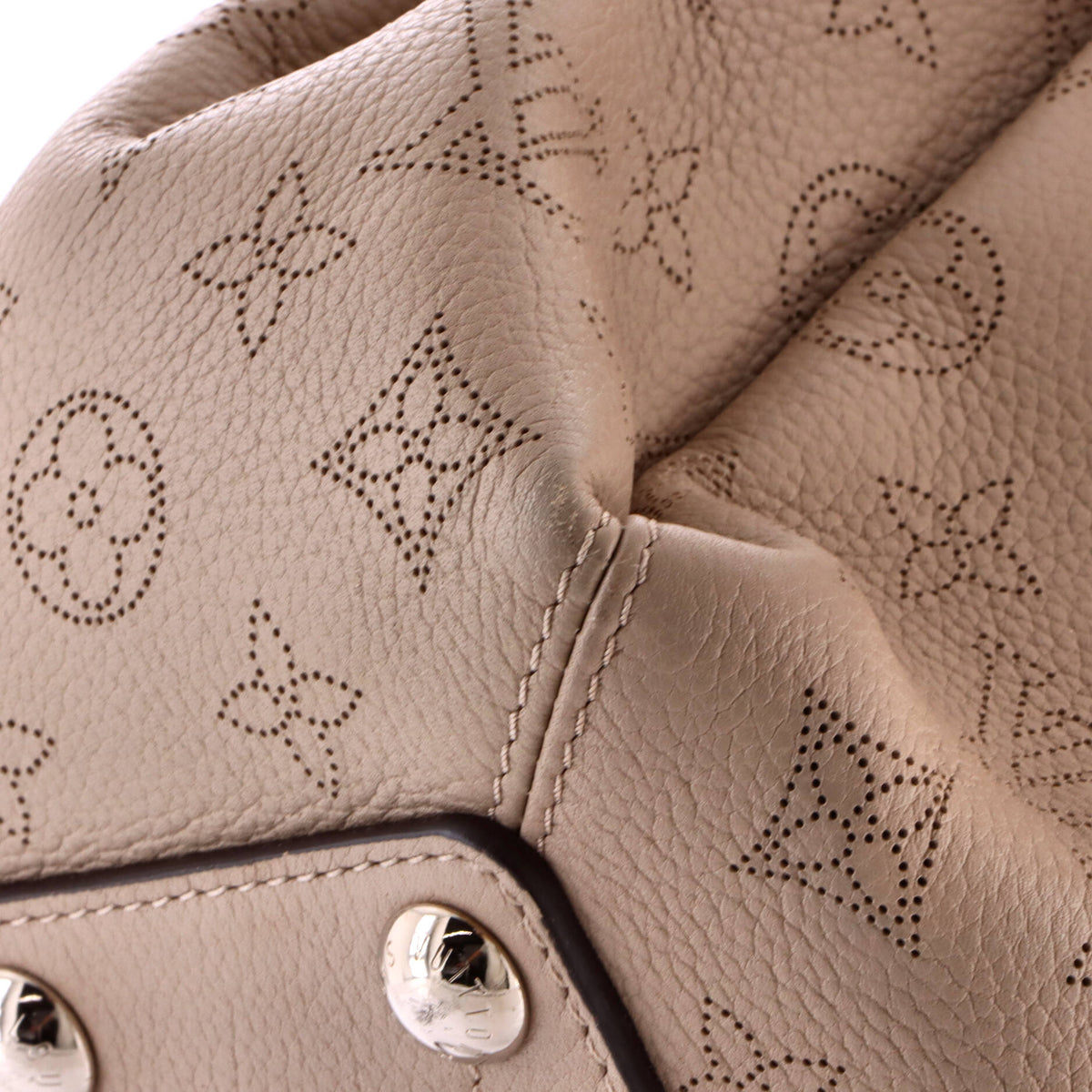 Louis Vuitton Babylone Handbag Mahina Leather BB