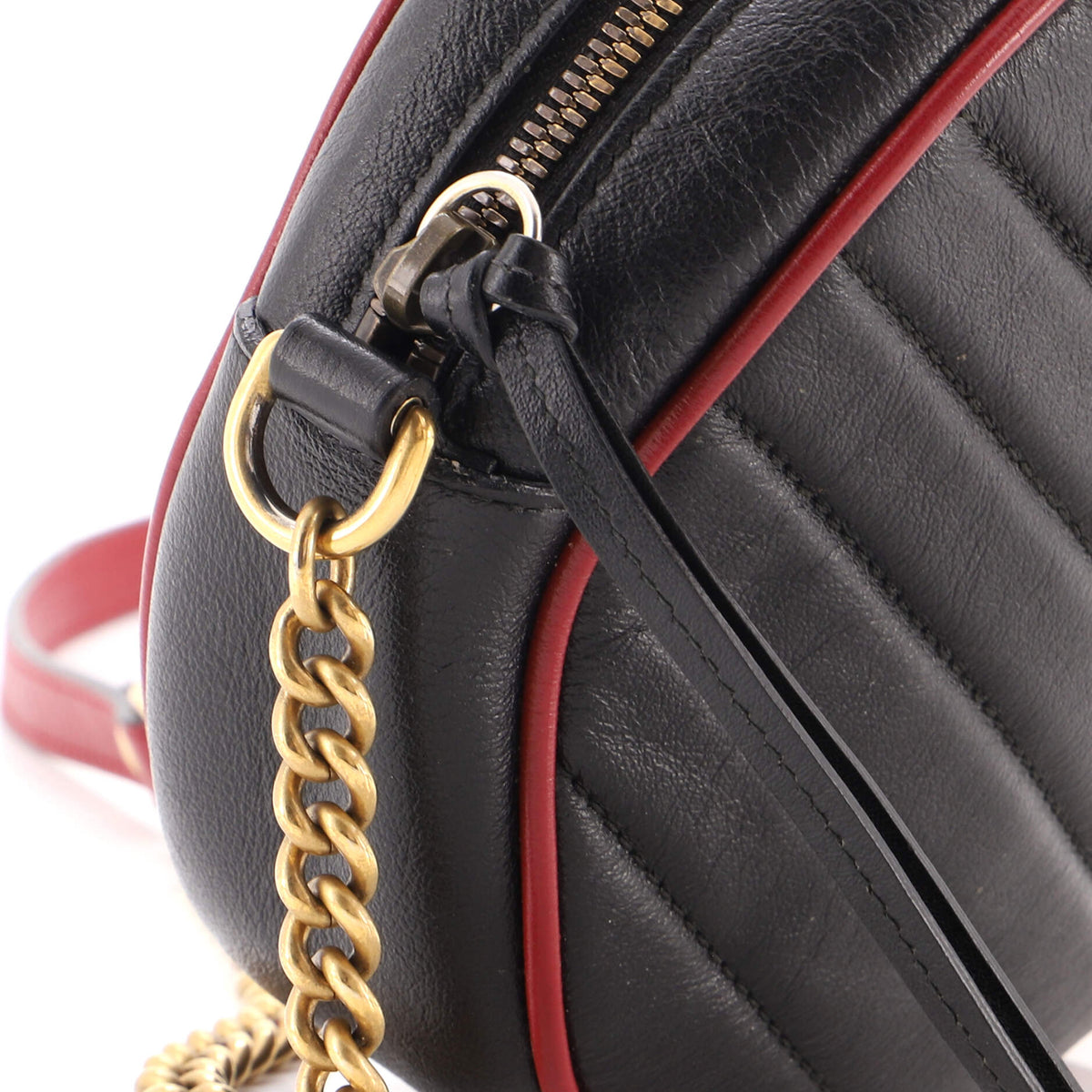 Gucci GG Marmont Round Shoulder Bag Diagonal Quilted Leather Mini