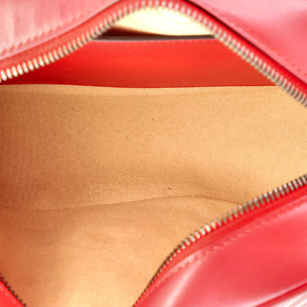 Gucci GG Marmont Shoulder Bag Matelasse Leather Small