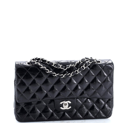 シャネルエナメルショルダーバッグ